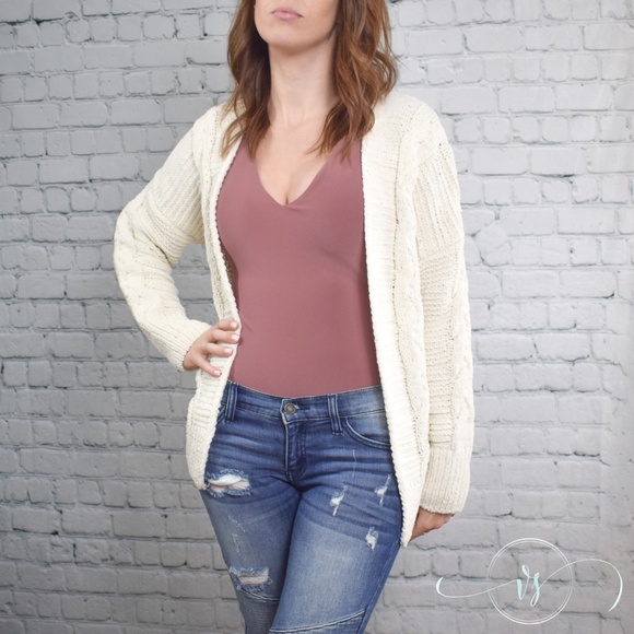 Last One❗️Ivory Cable Knit Cardigan - Picture 2 of 6